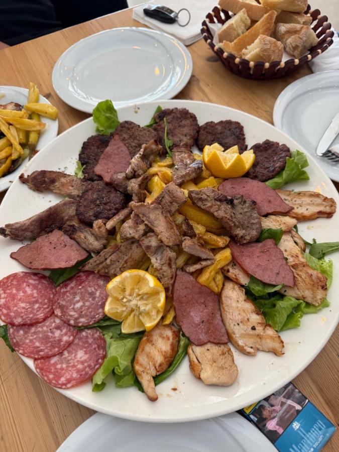 Hotel OMW Vore — Food